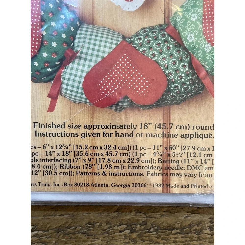 VTG 1982 Yours Truly Christmas Heart Wreath Patchwork Kit 18